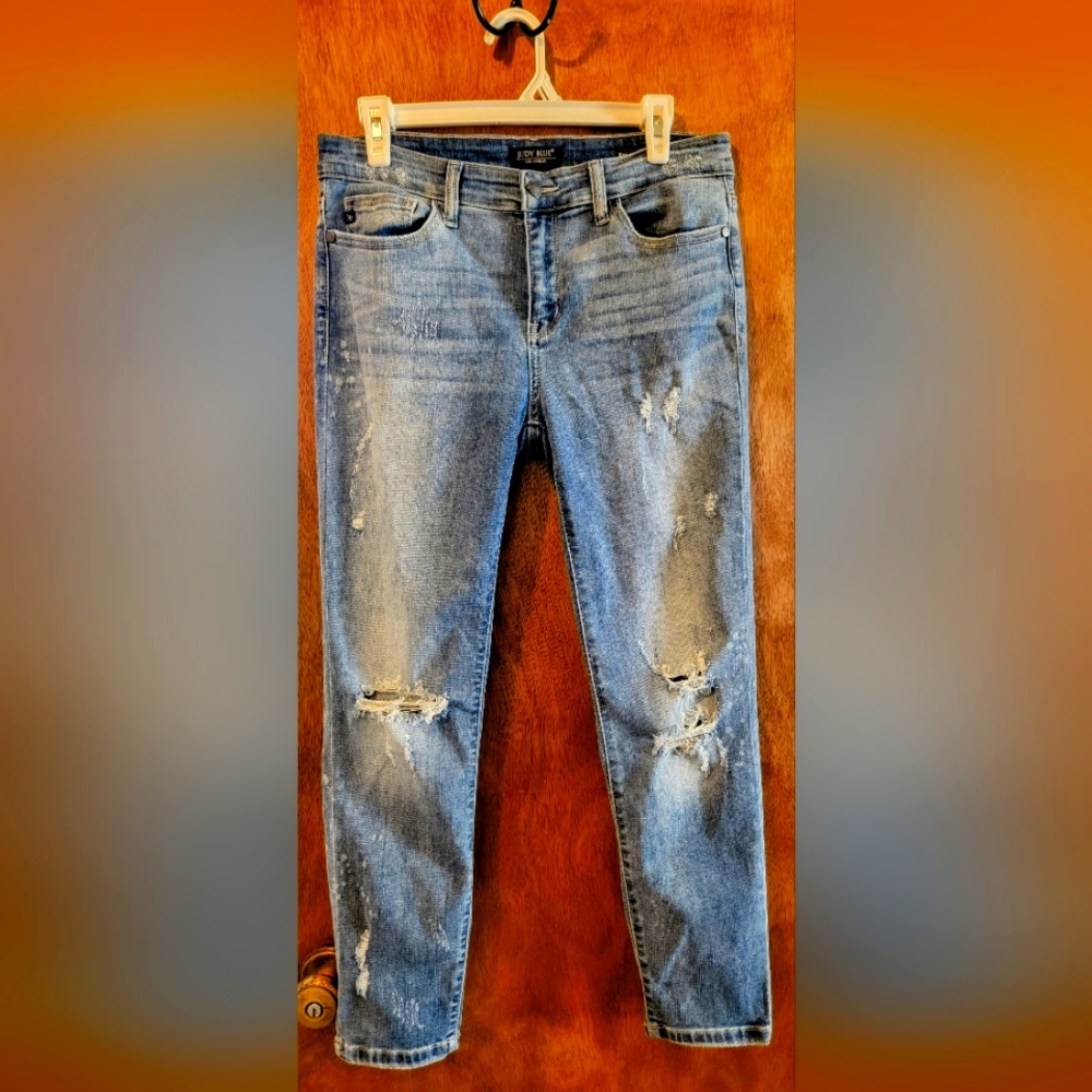Judy Blue Relaxed fit distressed denim Size 13